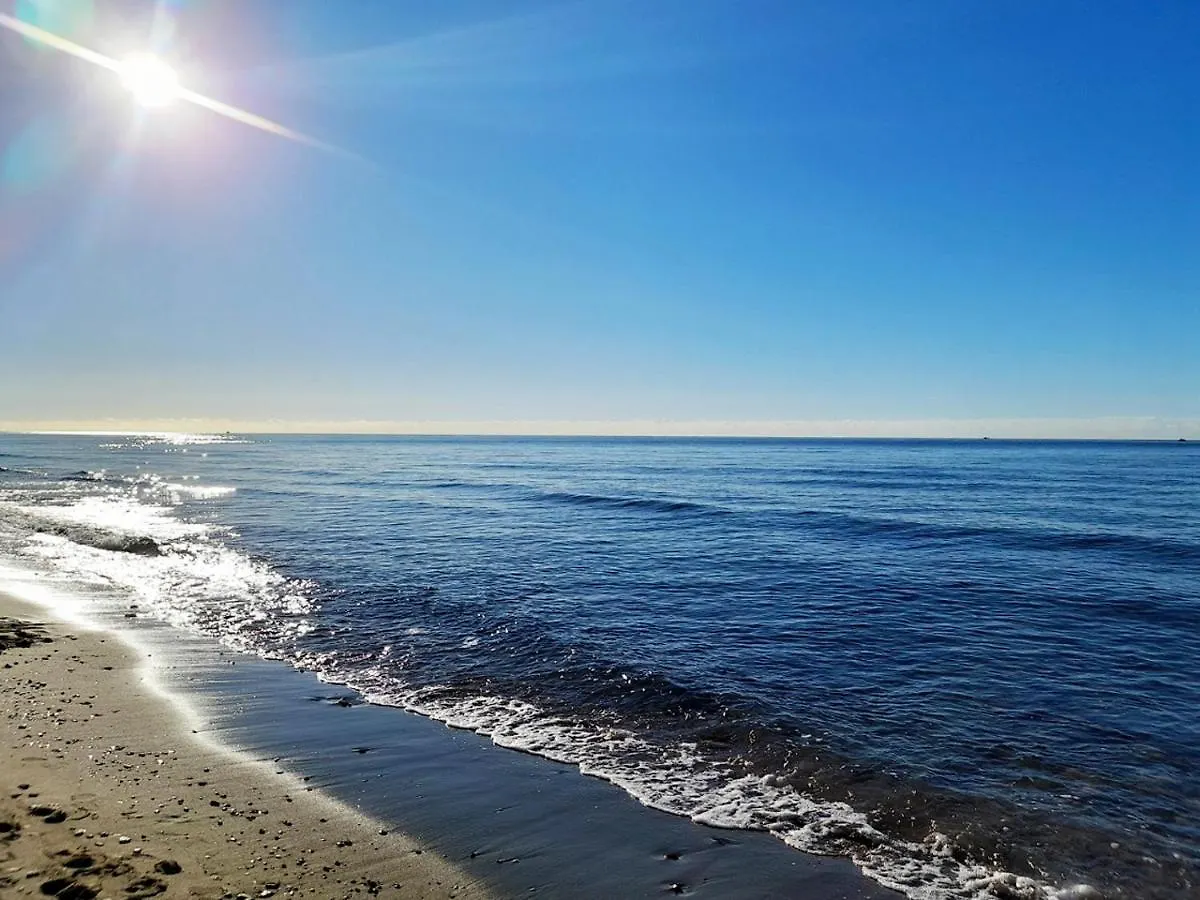Apartment With Pool Near The Beach Marbella